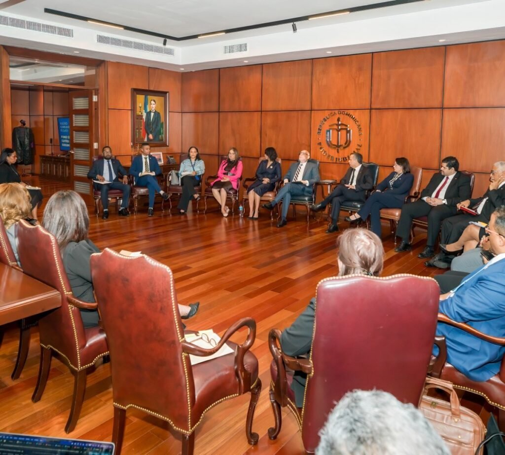 Poder Judicial anuncia alzas salariales tras más de un año de conversaciones con Hacienda y Economía