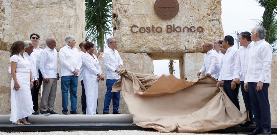 Abinader presenta plan de más de RD$20,000 millones para Boca Chica centrado en saneamiento y obras urbanas