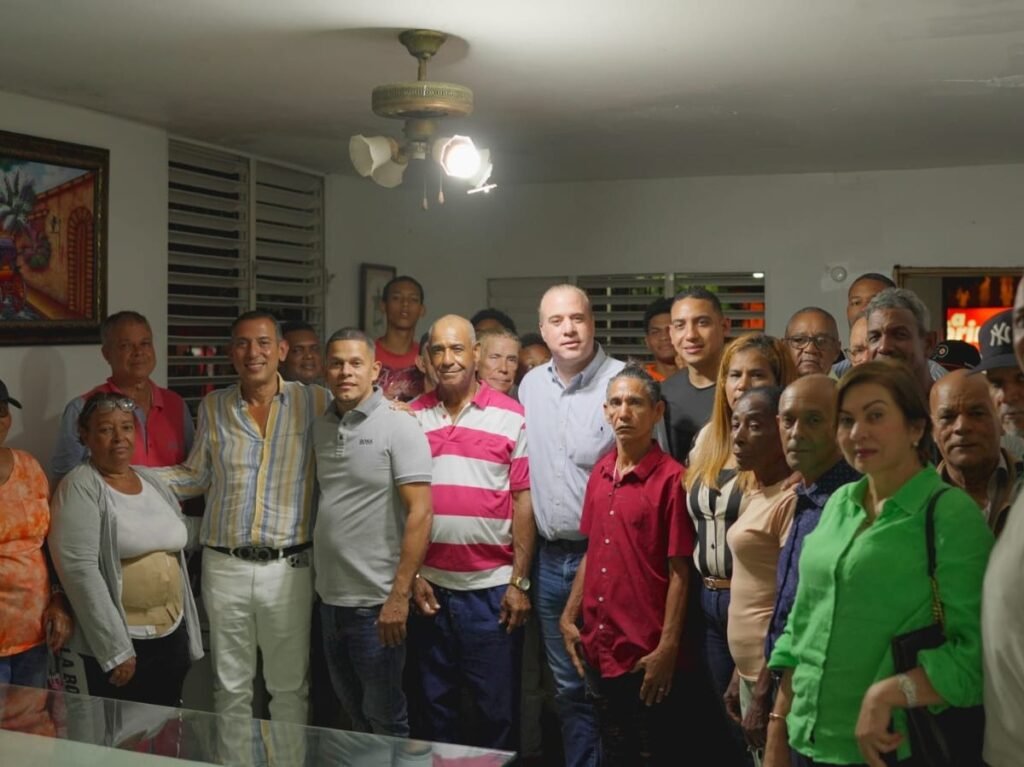 La Fuerza del Pueblo incorpora exdirigentes del PRM en La Vega y aviva la presión sobre el oficialismo