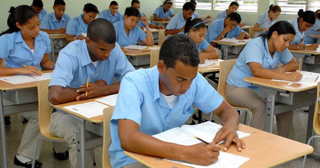 Gobierno dominicano inicia consulta para reforma educativa entre promesas y dudas sobre su alcance