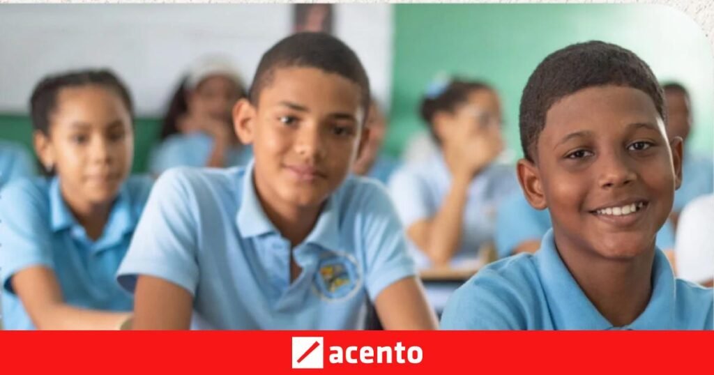 Minerd e Intrant lanzan programa virtual de seguridad vial para sexto de Secundaria y ponen a prueba su aplicación en las aulas