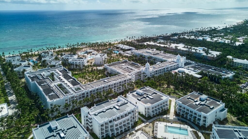 RIU destaca 35 años de presencia en el país con una agenda enfocada en promoción y servicios