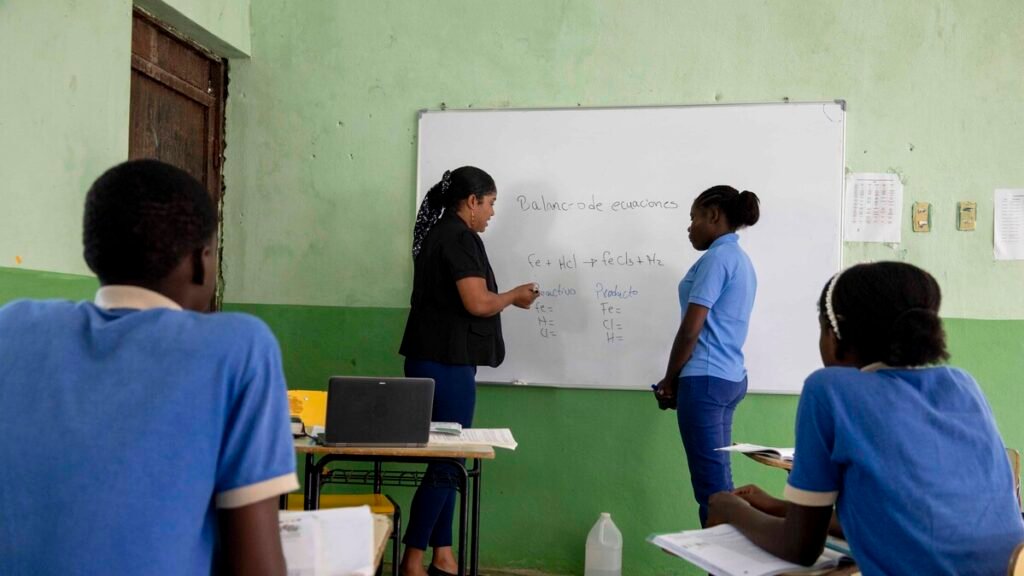 Educación verifica terrenos en La Altagracia ante la demanda de nuevas aulas