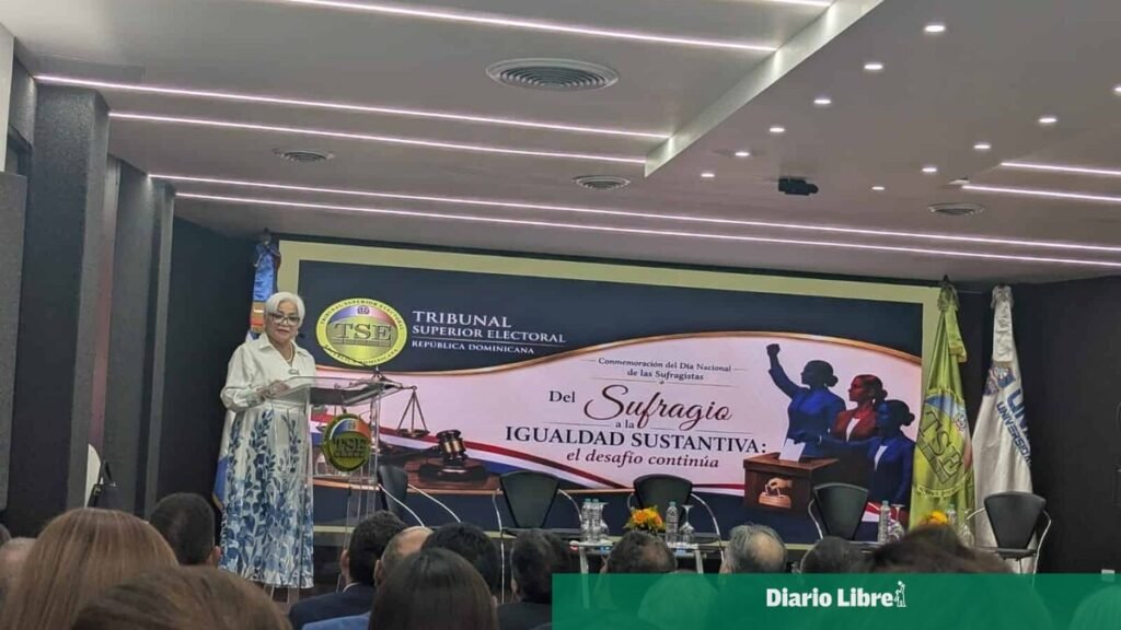 TSE conmemora a las sufragistas en medio de advertencias sobre la deuda pendiente con la igualdad política
