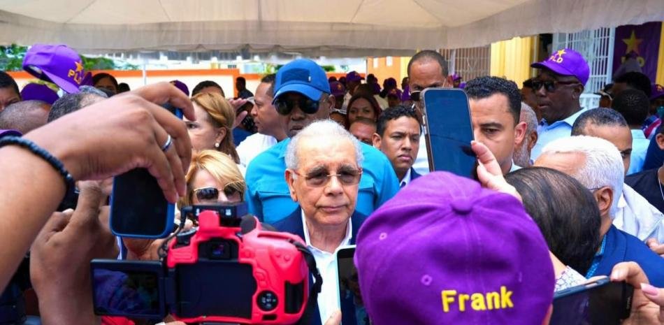 Danilo Medina pone en duda las encuestas y vincula el avance del PLD al descontento con la situación actual