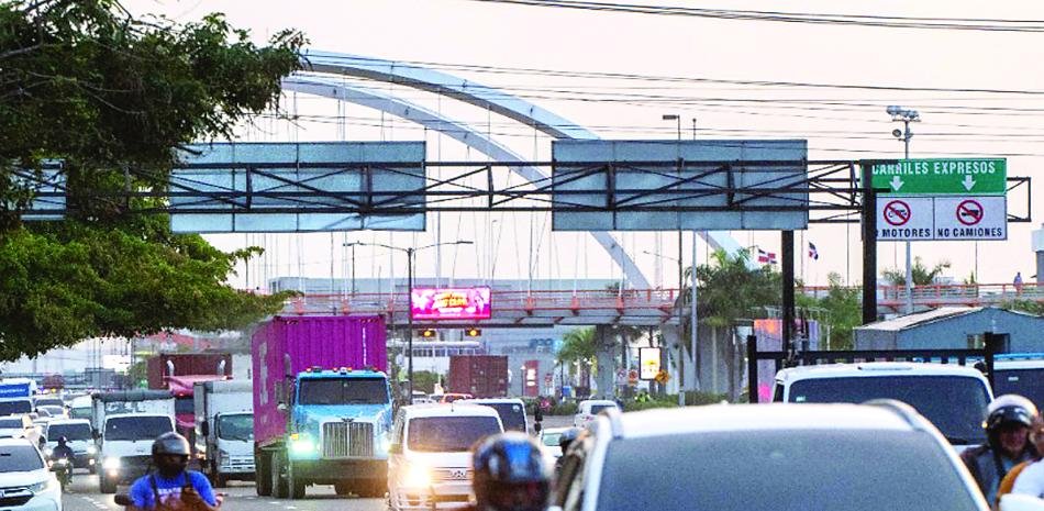 Restricción de cargas en horario diurno genera reparos por costos y por su alcance para la movilidad