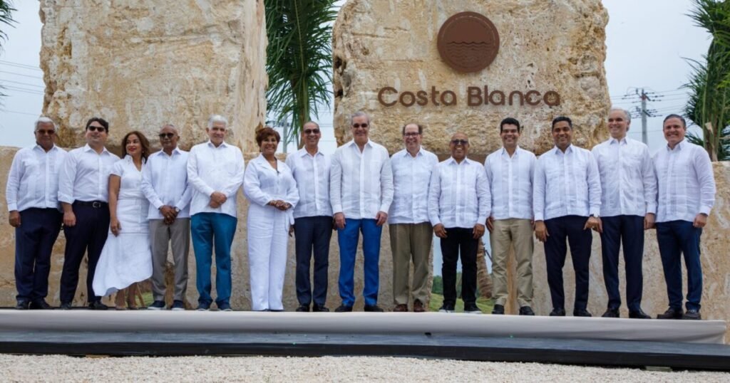 Abinader presenta un plan para Boca Chica con más de RD$20 mil millones y pone la mira en su ejecución