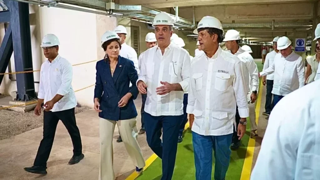 Abinader participa en la apertura de EcoAcero y el Gobierno vuelve al centro del debate sobre inversión y resultados