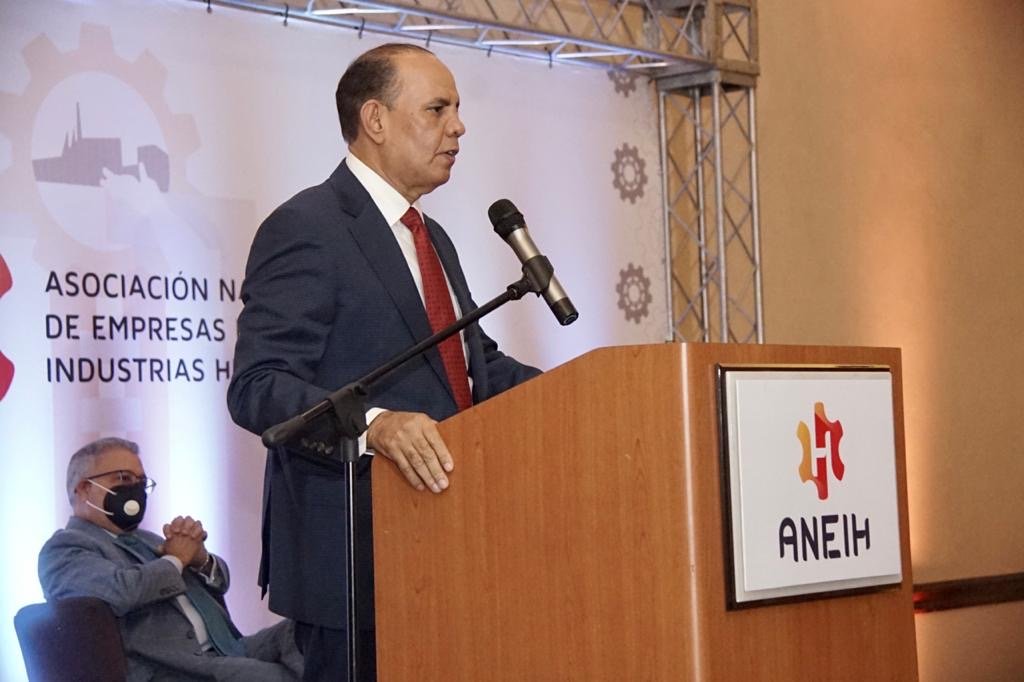 Aneih estrena directiva y pide una acción conjunta ante la crisis económica y social