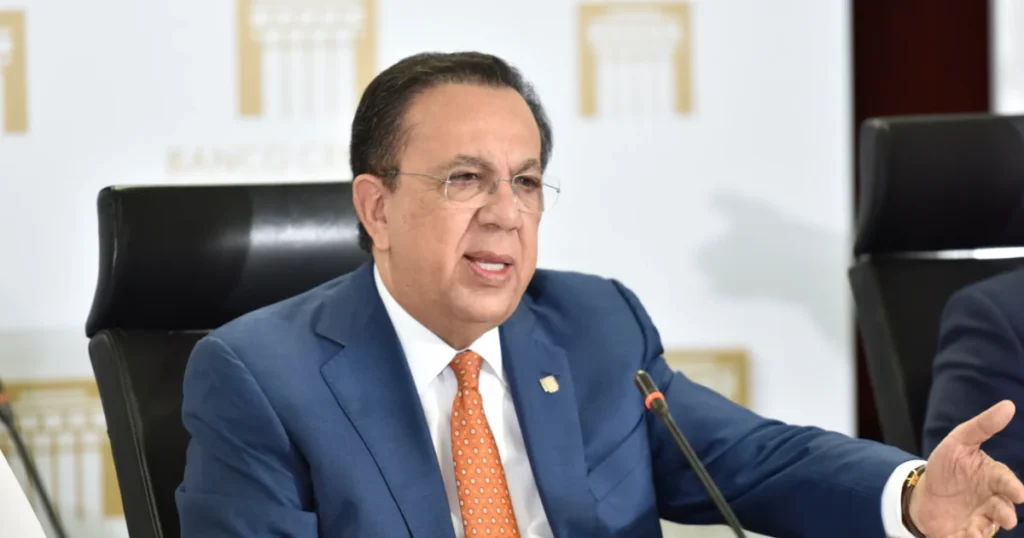 Economía acumula alza de 4.0 % hasta abril, con presión externa que obliga a vigilar su desempeño