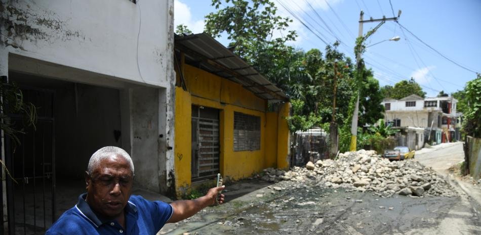 Persisten en Los Alcarrizos las quejas por abandono, inseguridad y calles dañadas