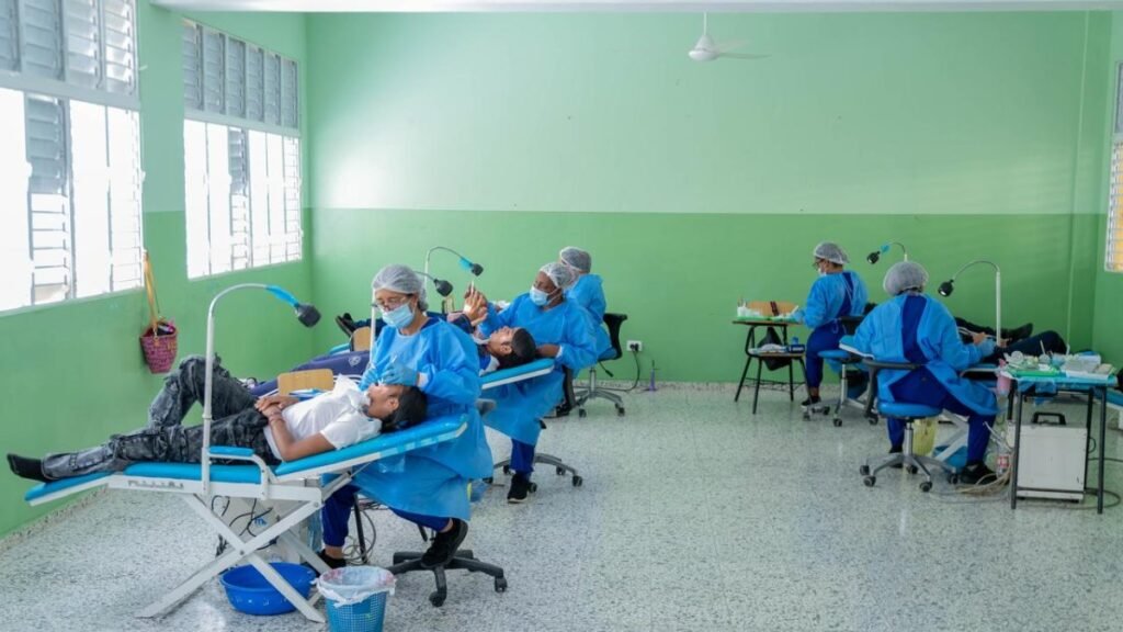 Más de 650 alumnos reciben atención médica en La Vega y se mantiene la atención sobre la salud escolar