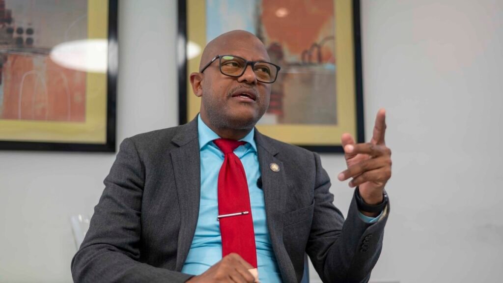 CMD vincula presión en hospitales con migración irregular y reabre el debate sobre la respuesta del Estado