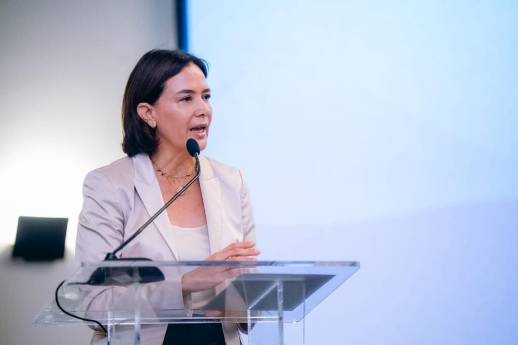BID advierte que sin instituciones fuertes y voluntad política la competencia sigue como tarea pendiente