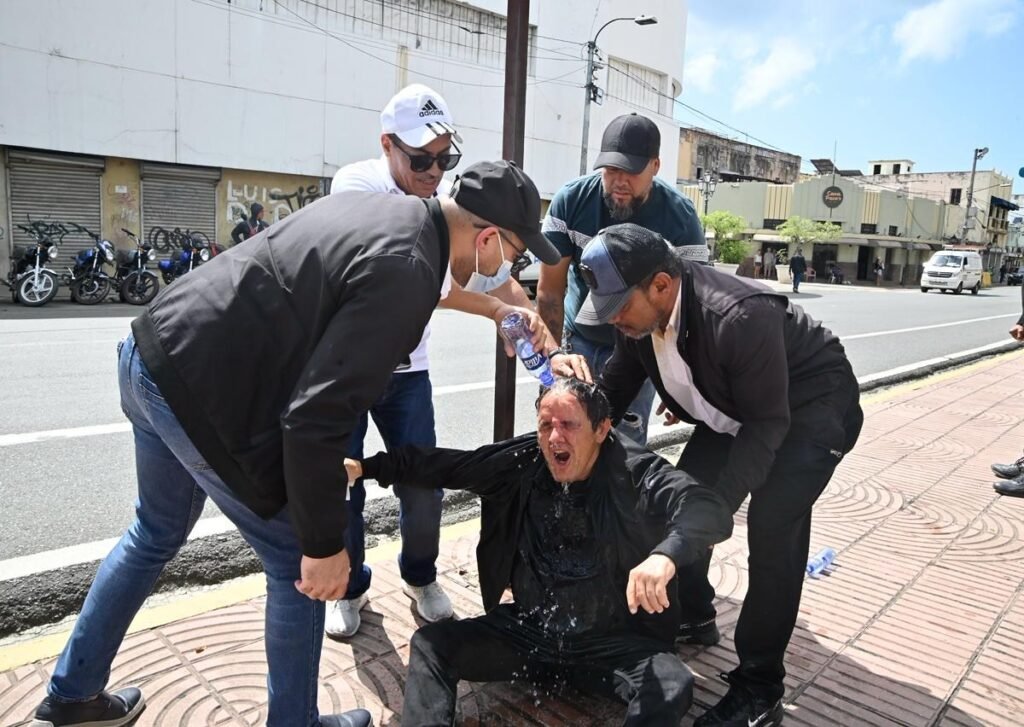 Marcha de agrónomos hacia el Palacio termina con gases y un dirigente afectado en medio de reclamos sin respuesta