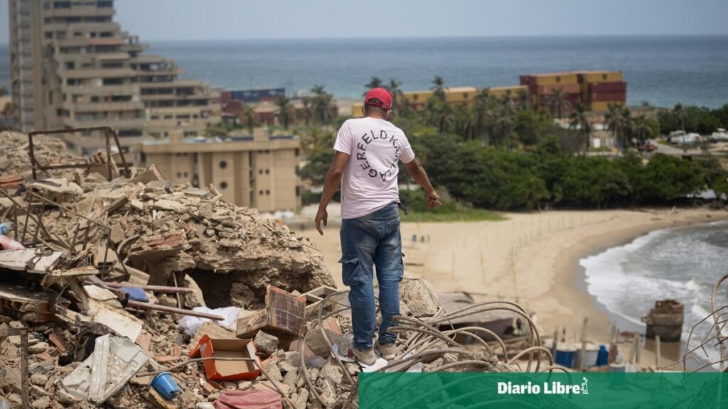 Rescate en La Guaira, cuatro días después, vuelve a mostrar la magnitud del desastre en Venezuela