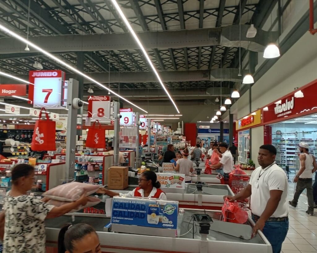 Puerto Plata registra gran movimiento comercial por el Día de las Madres pese a quejas por la economía
