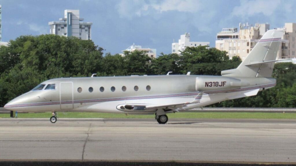 Jet se accidenta en La Romana tras declarar emergencia y reaviva la alerta por respuesta aérea