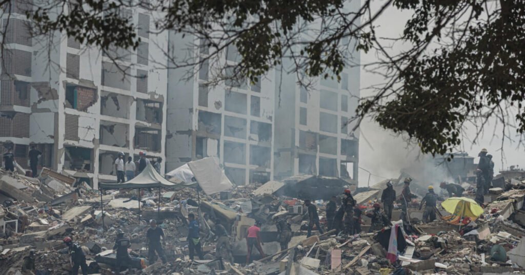 Venezuela eleva a 1,450 los muertos por el doble sismo y admite un desastre de gran escala
