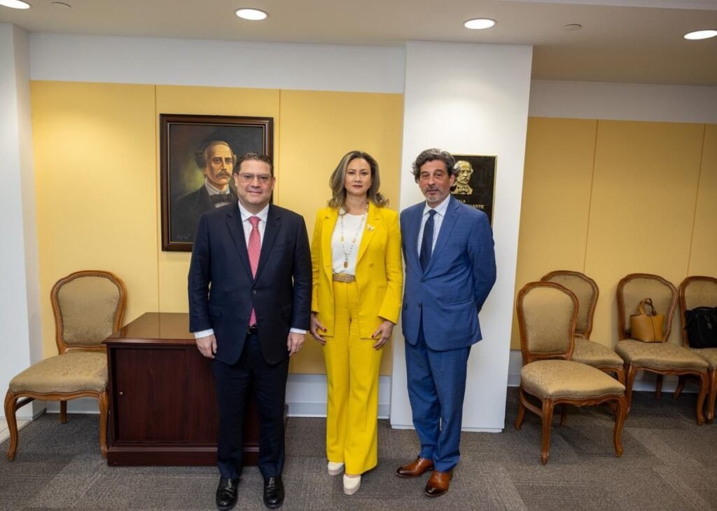 MICM y The Trust lanzan piloto de IA para 50 pymes y refuerzan la presión por resultados medibles