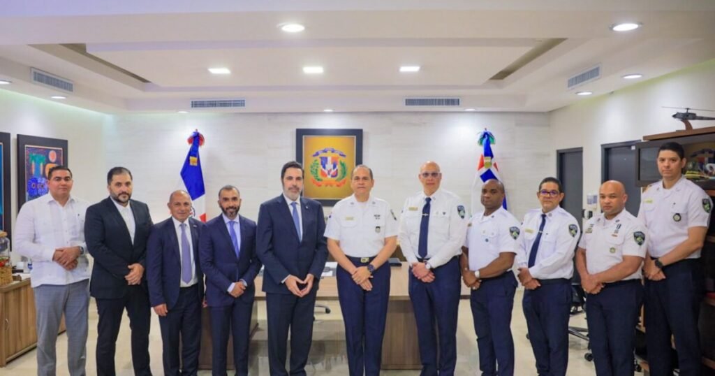 Policía y Emiratos exploran acuerdos para modernizar seguridad y tecnología