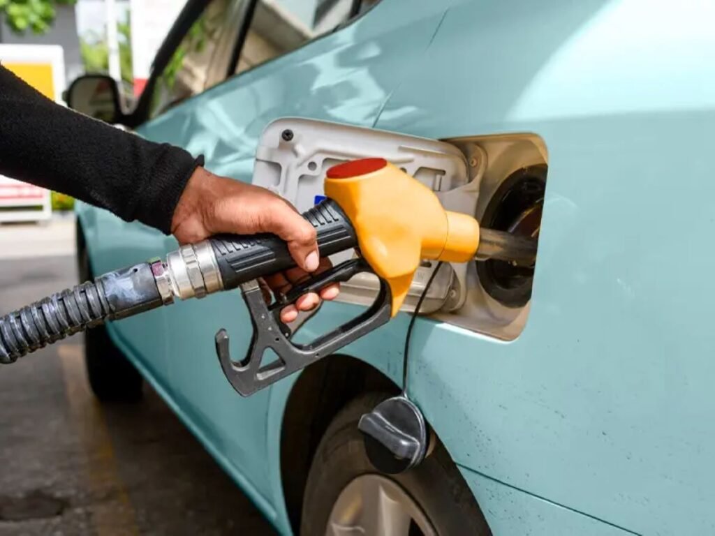 Combustibles suben 15.6% con subsidios que amortiguan el golpe y elevan la presión fiscal