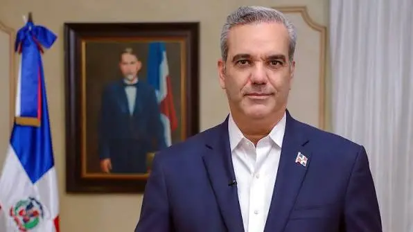 Abinader promulga ley anticrisis y proyecta recaudar más de RD$60,000 millones
