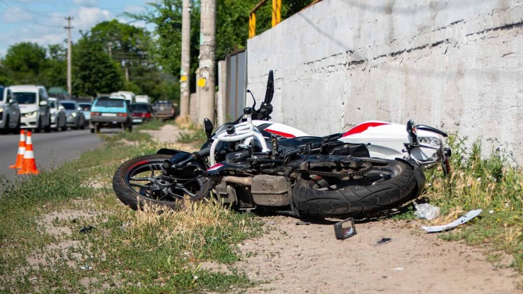 Joven muere en Moca tras chocar su motocicleta durante una carrera clandestina