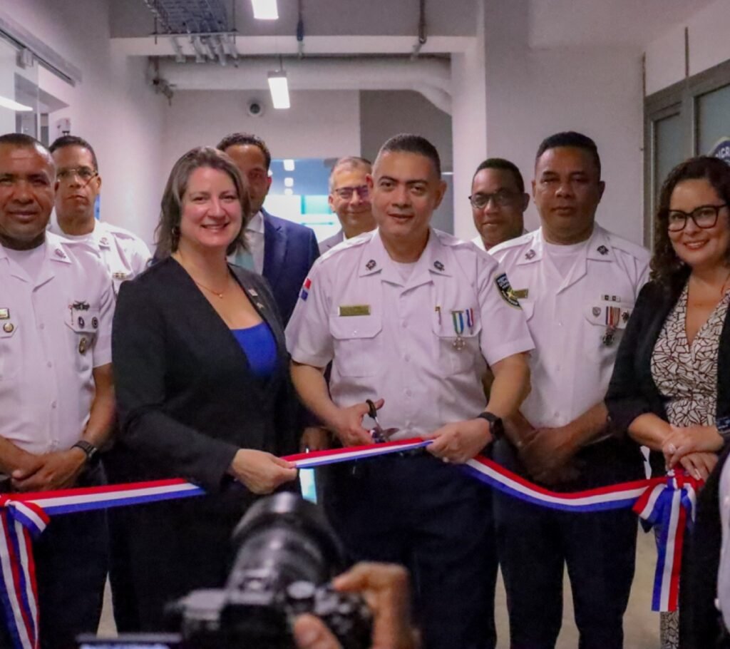 Policía abre centro de ciberinteligencia y coloca bajo escrutinio el alcance de su vigilancia digital