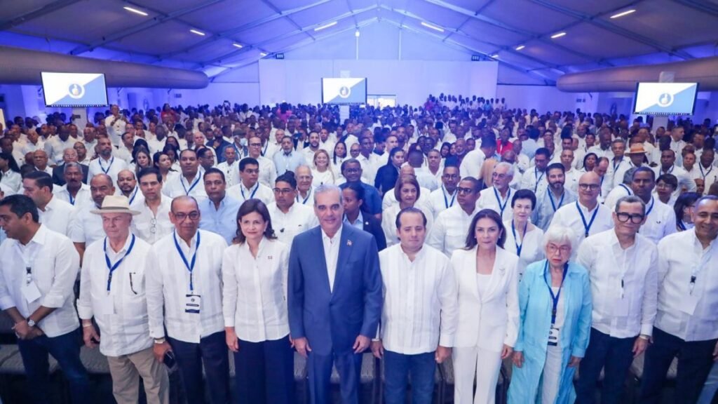 PRM aprueba una nueva etapa interna y Abinader fija la meta de 2028