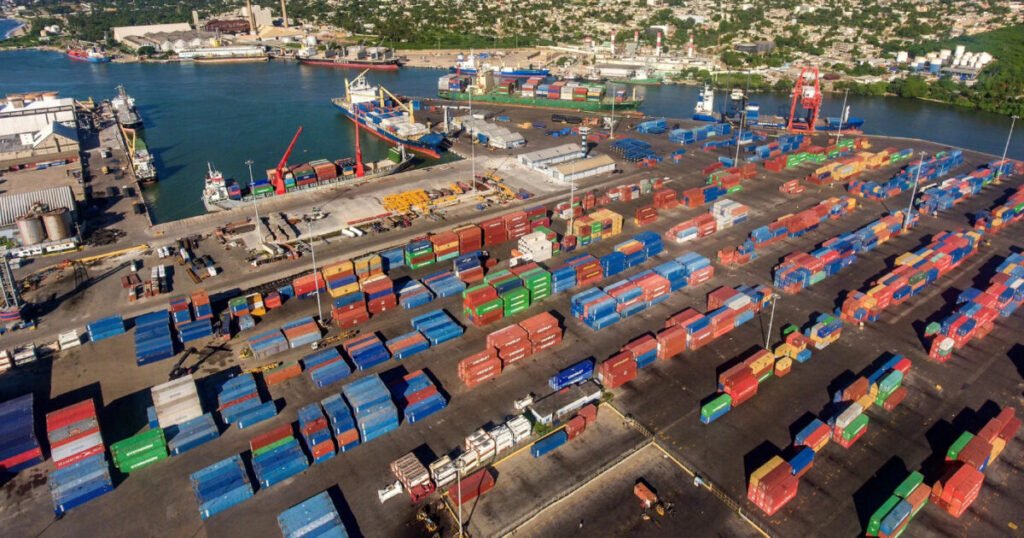 Las exportaciones de Latinoamérica y el Caribe aceleran su avance y vuelven a poner el foco en el costo de vida