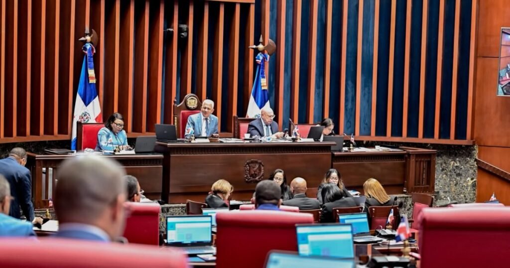 Senado aprueba cambios urgentes a la ley de residuos y pone bajo lupa nuevas cargas y su aplicación