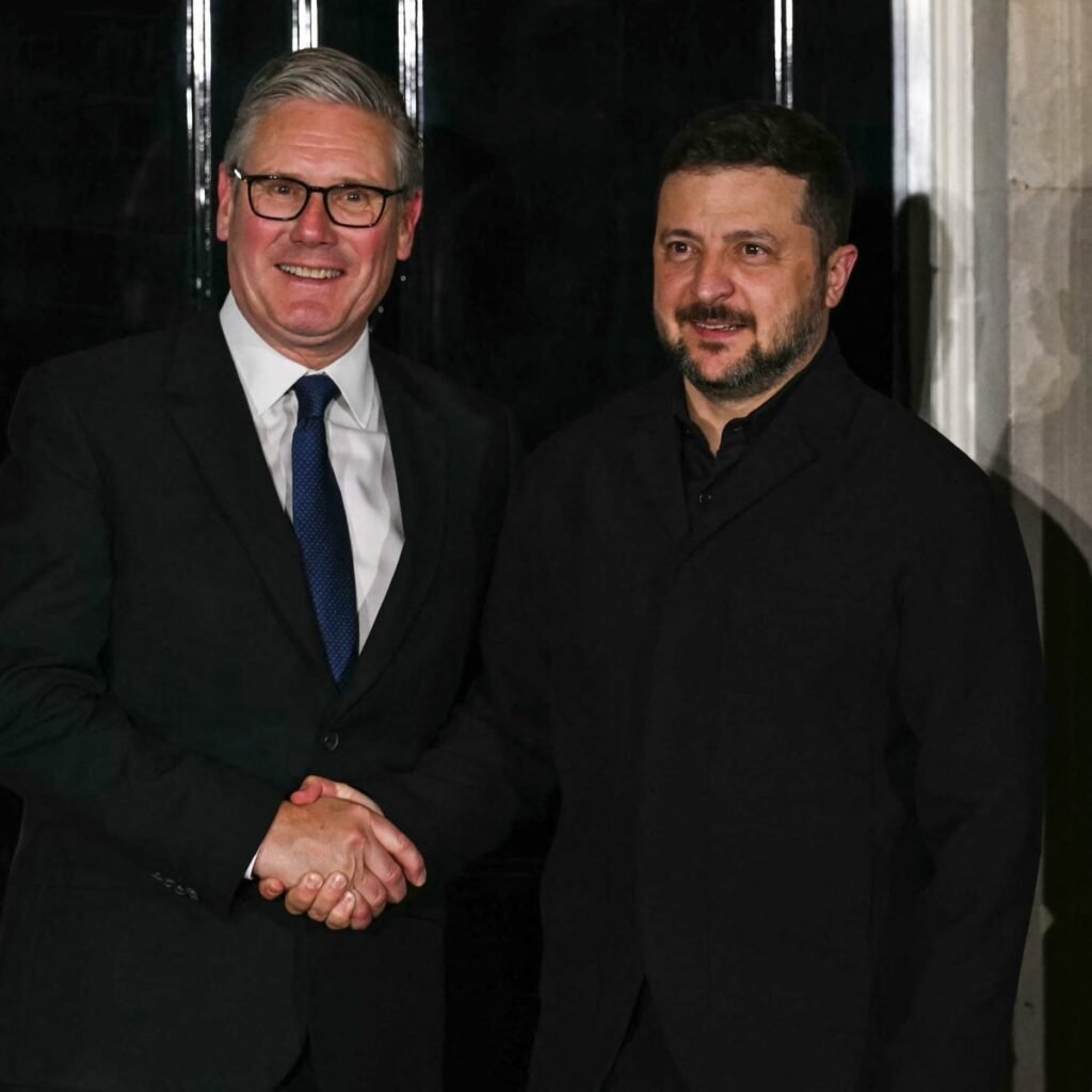 Cinco muertos y un golpe a una instalación nuclear tensan la cita de Zelenski con aliados en Reino Unido