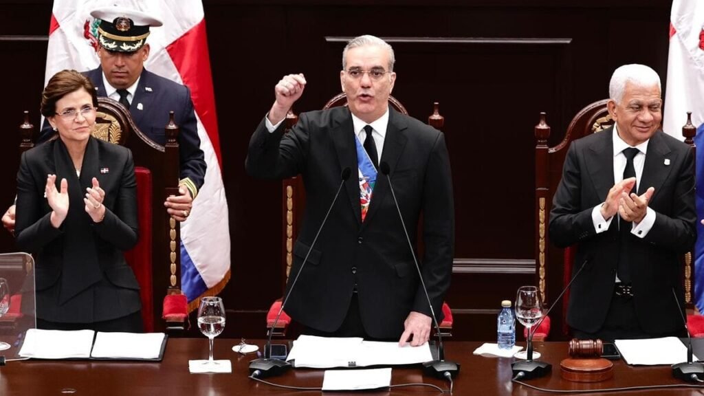 Abinader combinó anuncios de futuro y deudas pendientes en su rendición de cuentas