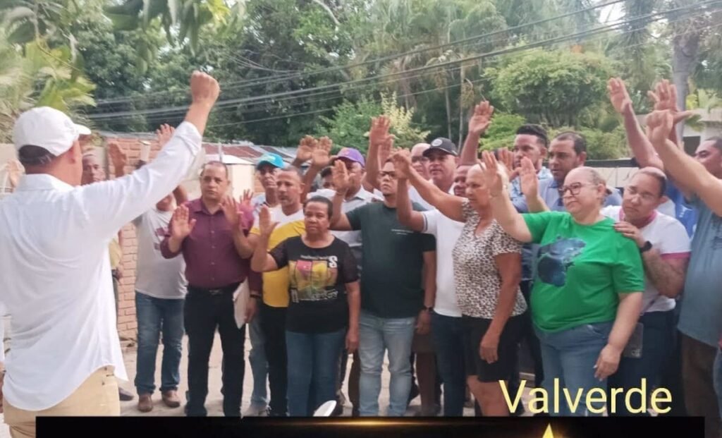 Juramentación en Valverde reactiva maquinaria interna del proyecto de Gonzalo Castillo rumbo a 2028