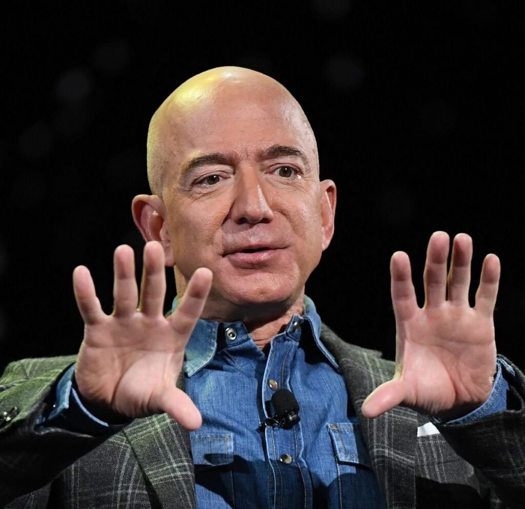 Bezos sitúa el deterioro ambiental como la única gran regresión global y mira al espacio para mover la contaminación