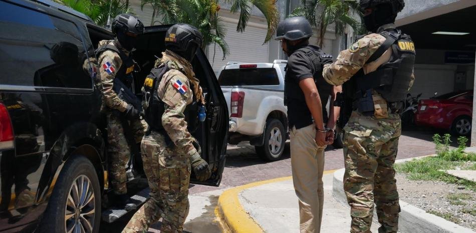 Batista Santos llega extraditado desde Aruba y reaviva el caso de cocaína del AILA