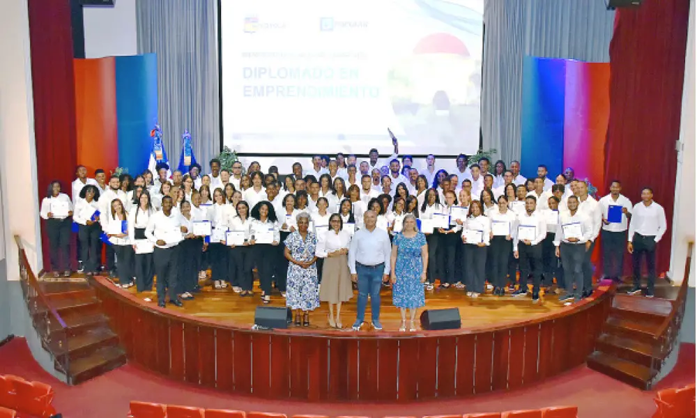 Banco Popular y Loyola cumplen una década formando jóvenes emprendedores en San Cristóbal