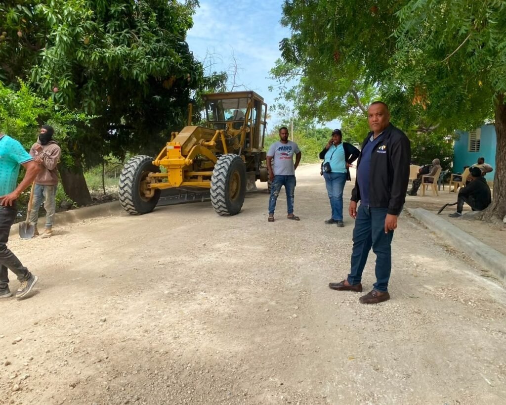 Comienza el asfaltado de calles en Galván luego de una espera de décadas