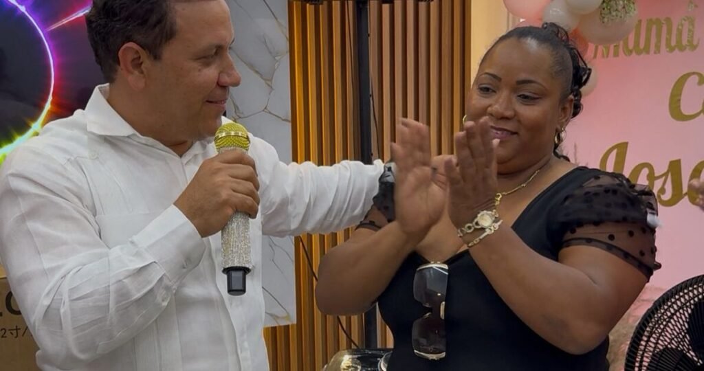 Celebración por el Día de las Madres en La Vega reaviva el debate sobre el uso político de actos públicos