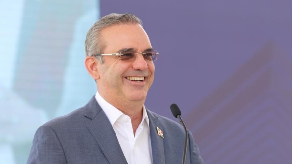 Abinader concentra agenda de inauguraciones y reuniones en Santiago en medio de exigencias de resultados