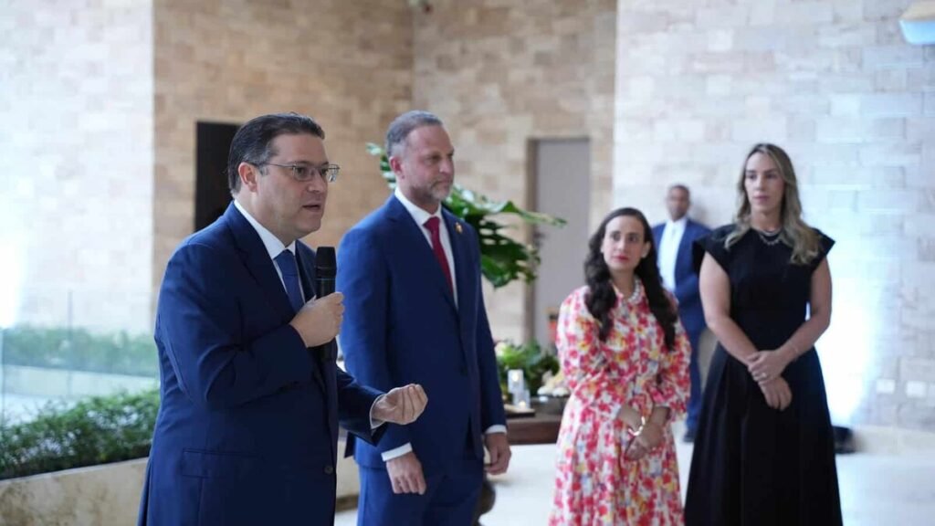 Sanz Lovatón presenta oportunidades de comercio e inversión ante el cuerpo diplomático