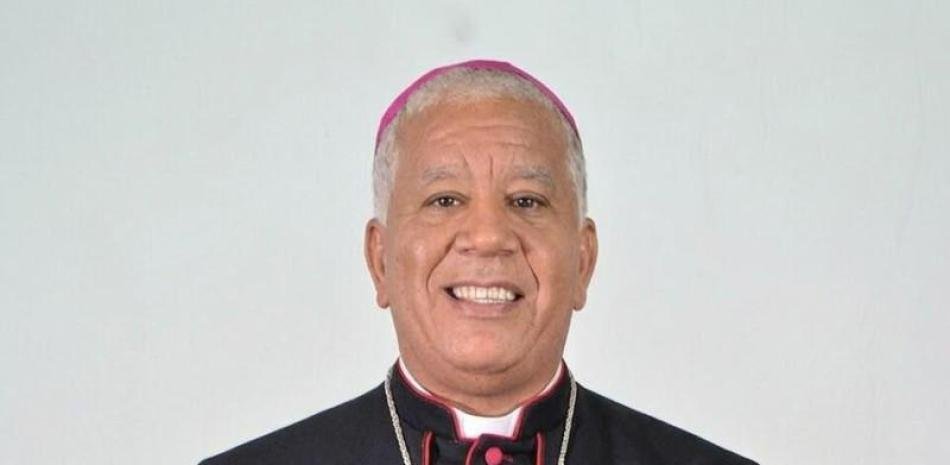 Barahona pierde a un obispo que dice haber aprendido allí su ministerio
