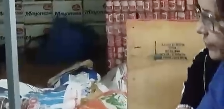 Productos vencidos y carne descompuesta revelan fallas en el control de mercancías no aptas