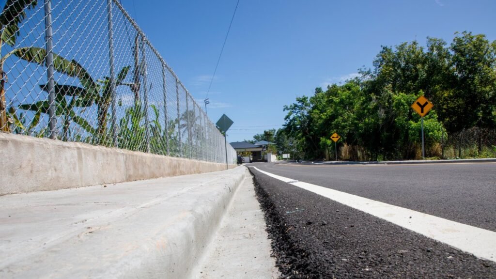 Abinader entrega carretera en Santiago y EGEHID dice que aún hay obras en marcha en la Sierra