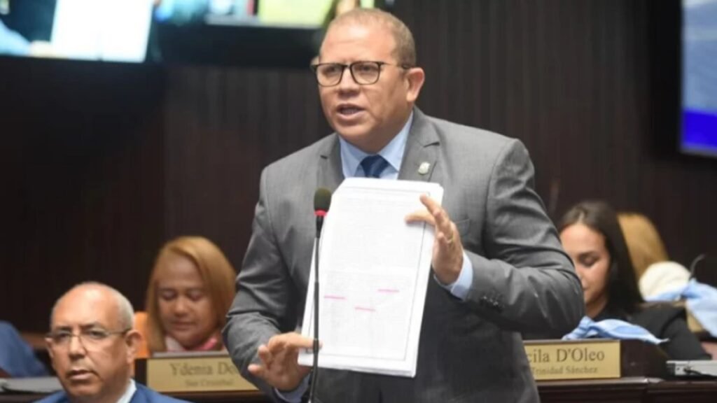 FP lleva a revisión la reforma al Código de Trabajo con reparos a 20 artículos