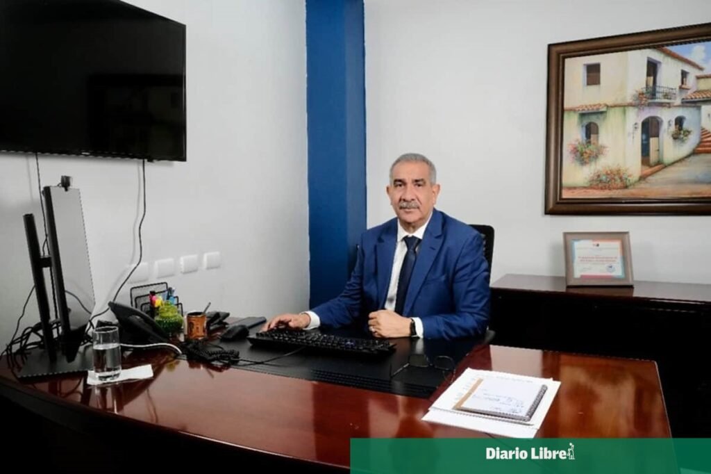 Sánchez Solimán niega escasez de medicamentos en el Cabral y Báez, pero persisten reclamos por la cobertura