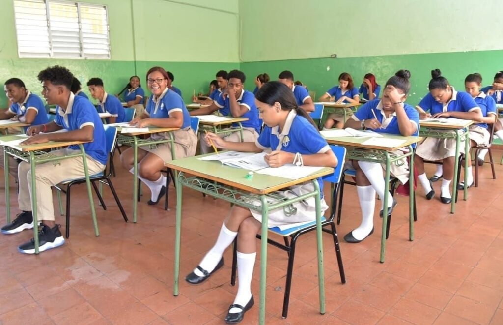 Minerd activa Pruebas Nacionales para más de 111 mil estudiantes y pone bajo presión su capacidad de coordinación