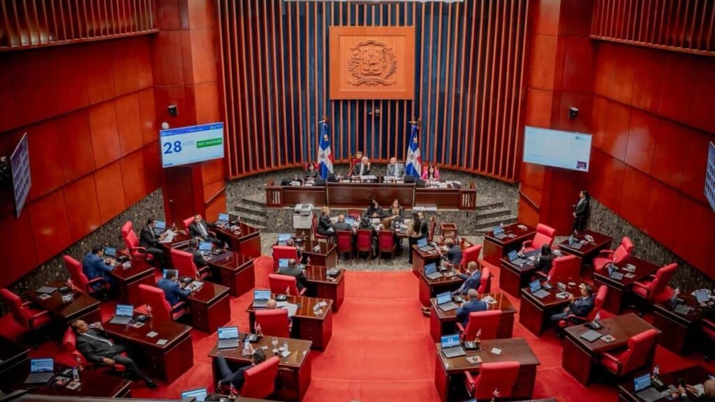 Senado avala reforma sobre recursos ilícitos y vuelve a poner bajo presión la depuración política
