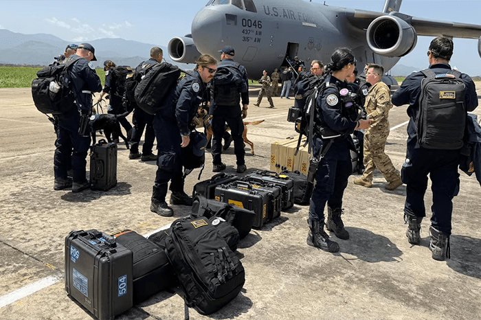 EE.UU. refuerza en Venezuela su operativo con más de 200 militares y equipos tras los terremotos